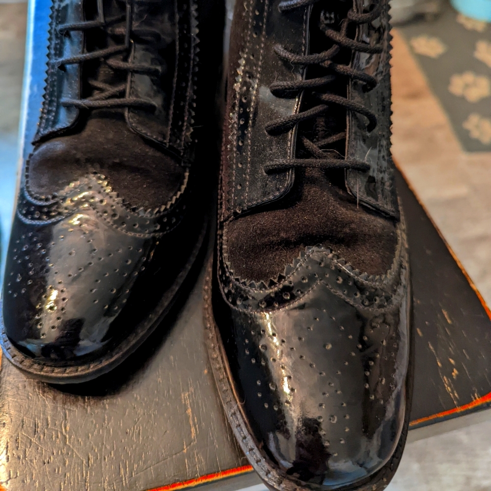 Van Dal boots women's size 9US